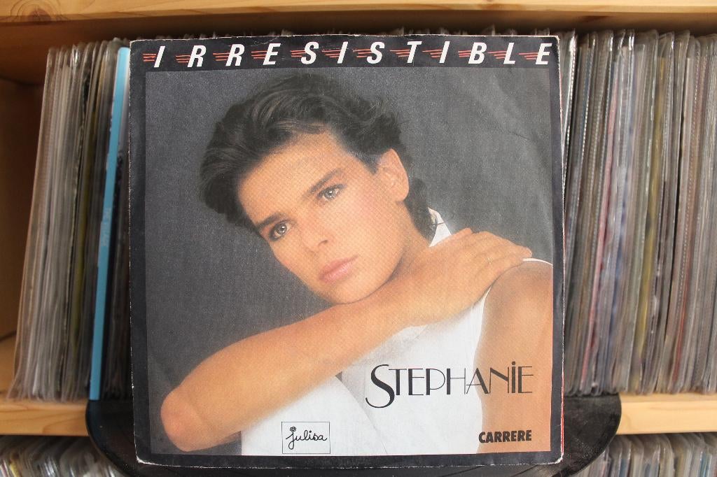 7" Single Stephanie - Irresistible / Ouragan, Gebruikt, 7 inch, Ophalen of Verzenden, Pop