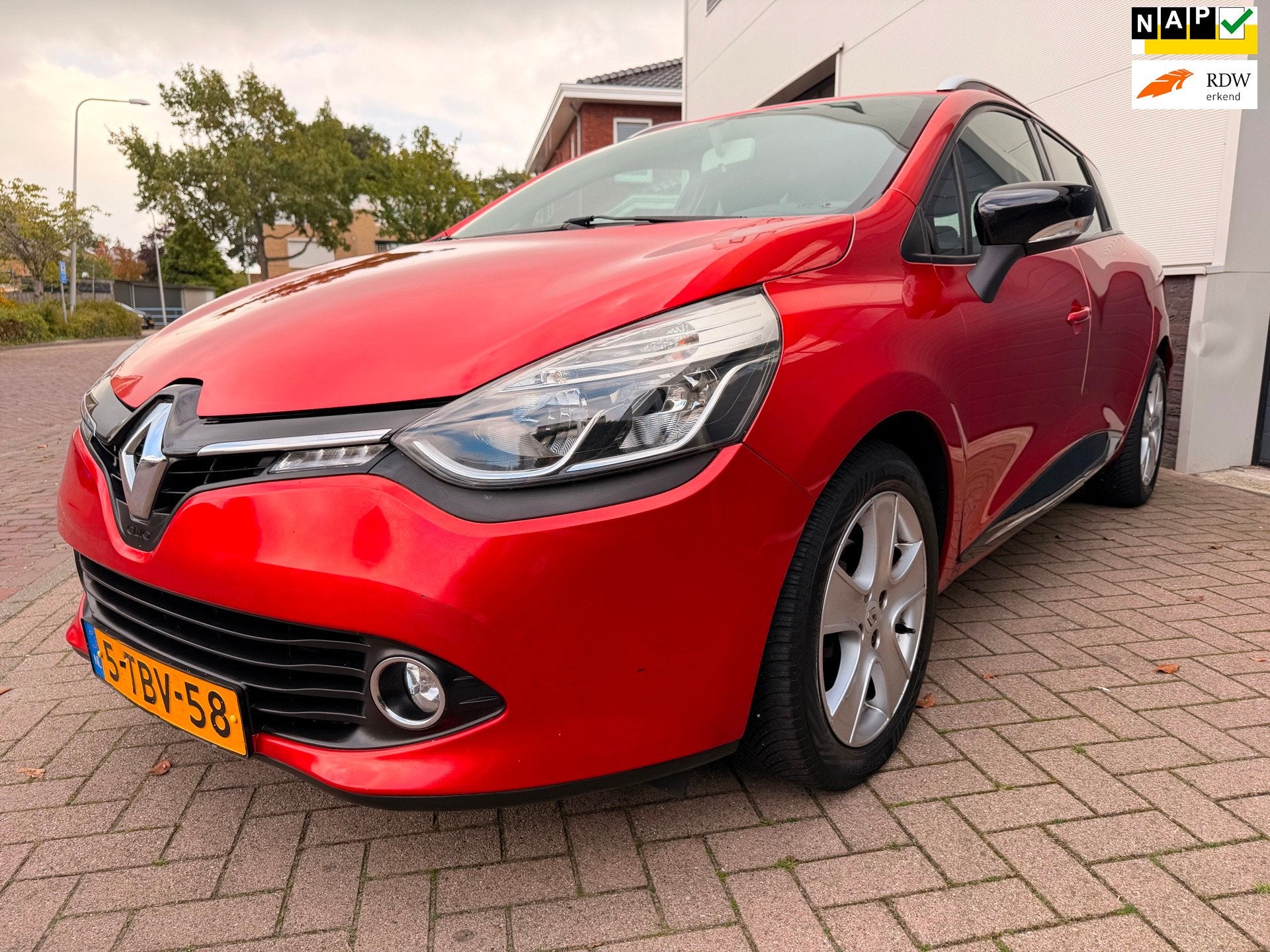Renault Clio Estate 0.9 TCe /Navi/1eigenaar/Volledig onderho, Voorwielaandrijving, Verwarmde buitenspiegels, Origineel Nederlands