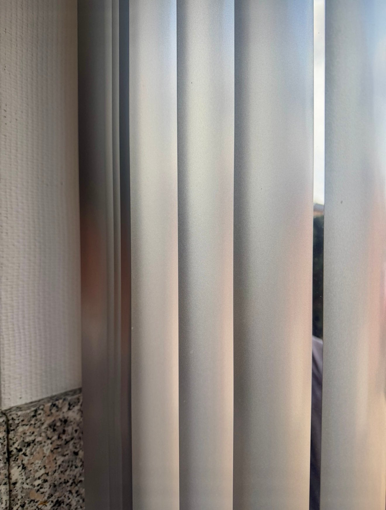 Te koop Zilverkleurige lamellen incl rails, Ophalen, Overige materialen, 160 cm, Lamellen