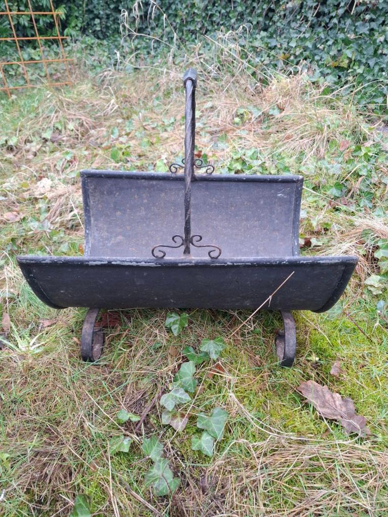 Vintage smeedijzeren kranten, brandhout of kolenbak, Ophalen of Verzenden