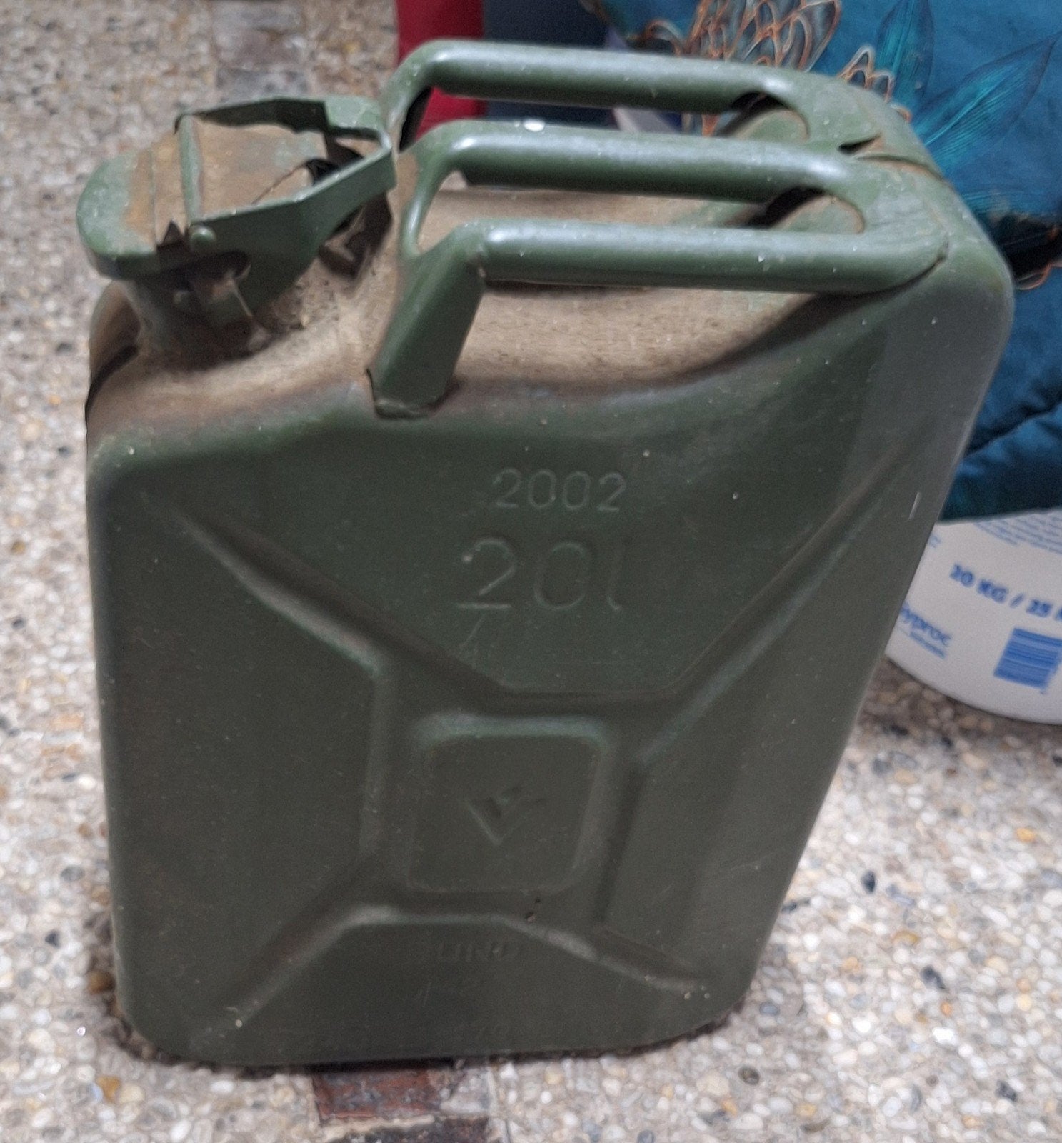 leger yerrycan 2x 20 liter, Ophalen of Verzenden, Gebruikt