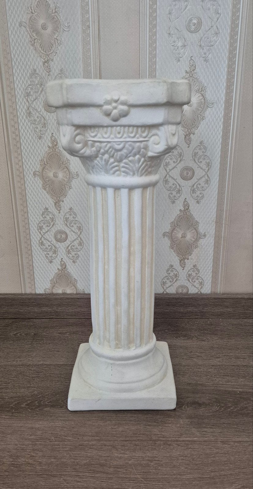 Pilaar / zuil Griekse stijl

48 cm hoog
(zie foto's)

€25 op, Ophalen