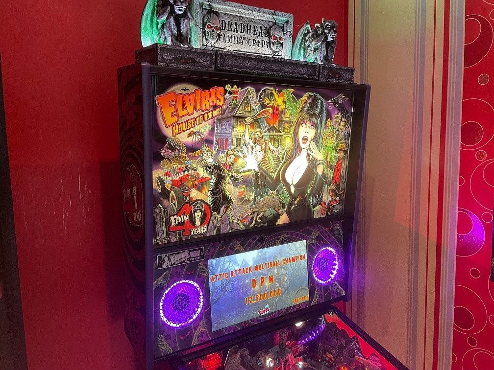 ELVIRA 40th ANNIVERSARY PINBALL-limited to 199 units, Verzamelen, Ophalen, Elektronisch, Stern, Zo goed als nieuw