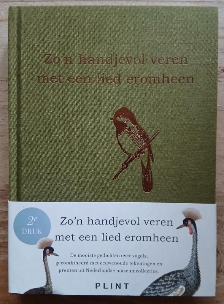 Zo'n handjevol veren, Ophalen of Verzenden, Zo goed als nieuw