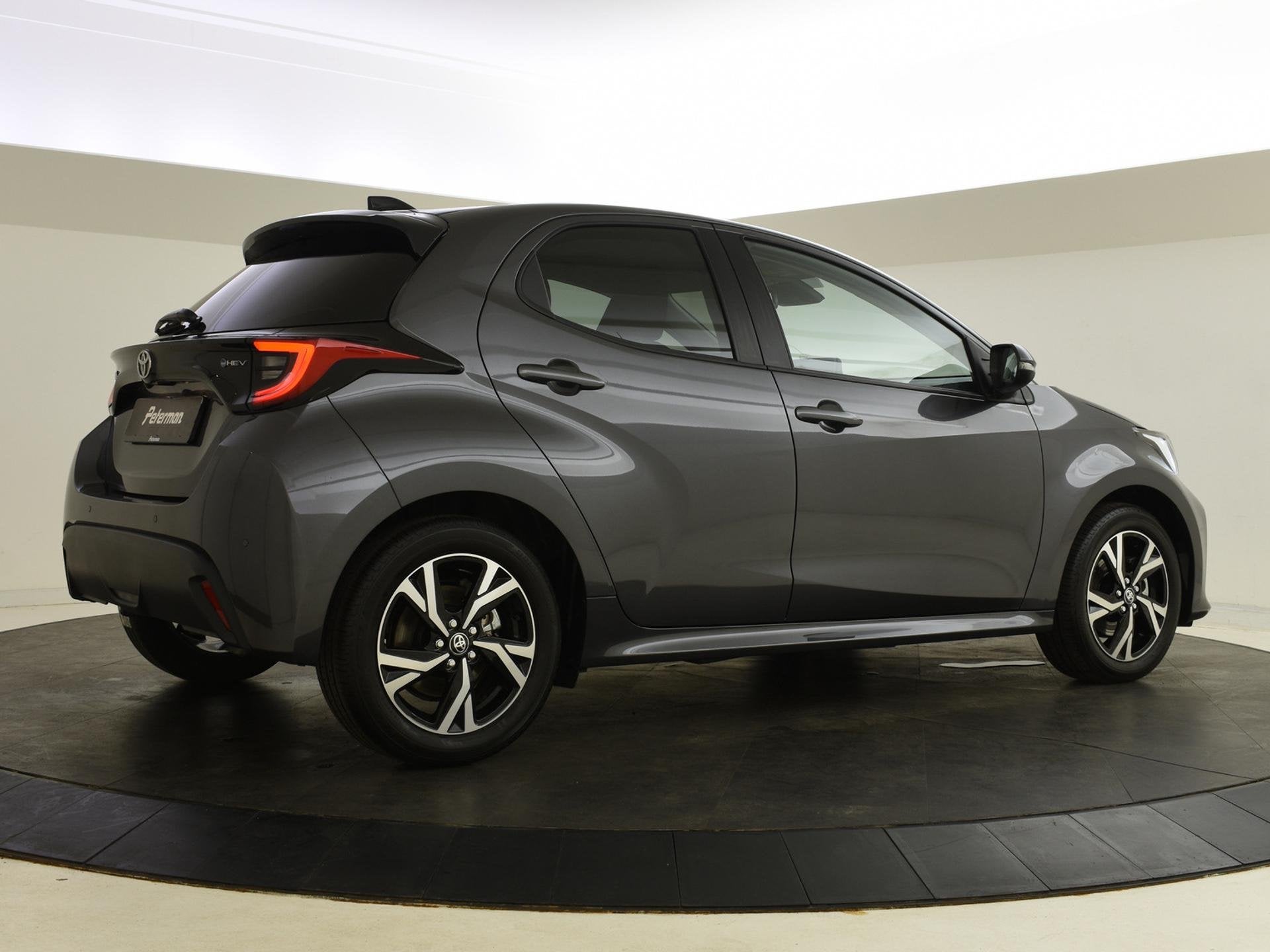 Toyota Yaris 1.5 Hybrid 115 Style | Comfort Pack | Stuur- en, Auto's, 12 maanden, Stof, Gebruikt, Euro 6