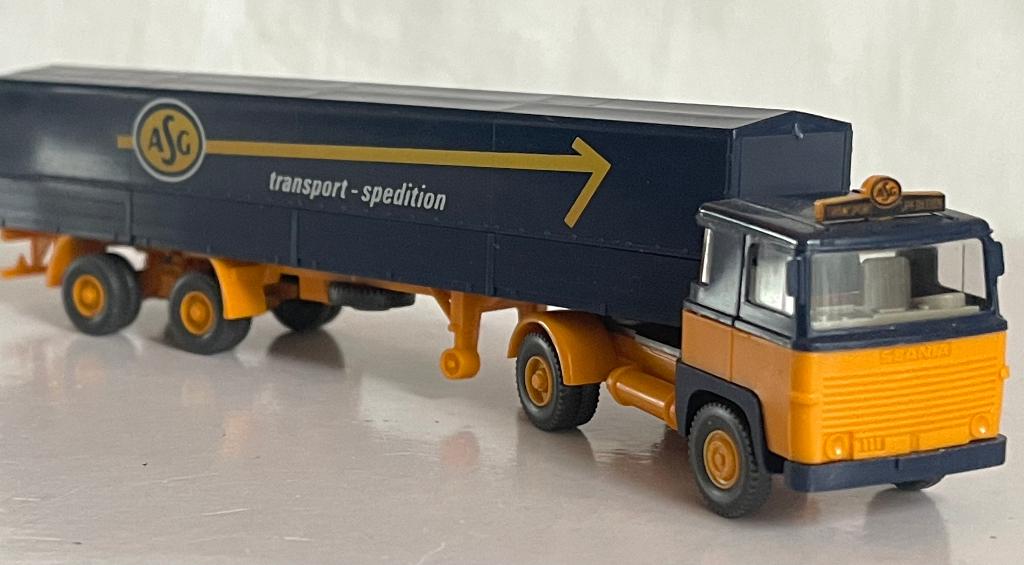 Wiking: Scania 111 met huiftrailer "ASG Transport", Hobby en Vrije tijd, Ophalen of Verzenden, Zo goed als nieuw, Bus of Vrachtwagen