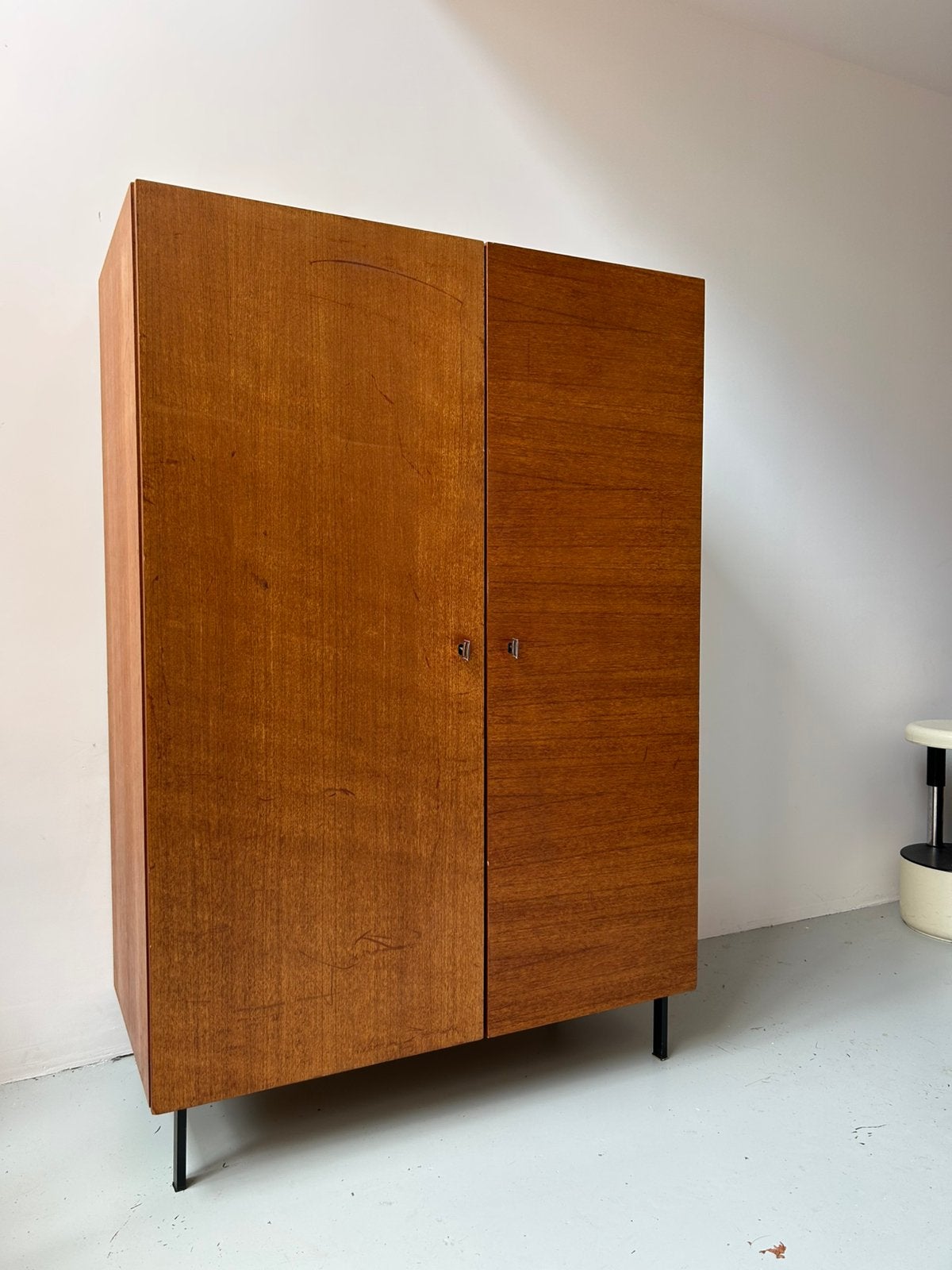 mid century teak kledingkast van musterring, Ophalen, Met deur(en), Gebruikt, 100 tot 150 cm