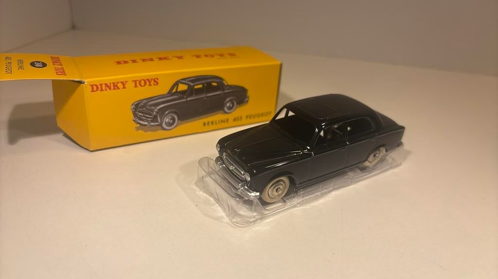 Peugeot 403 berline dinky toys atlas 1.43, Hobby en Vrije tijd, Modelauto's | 1:43, Auto, Dinky Toys, Ophalen of Verzenden, A