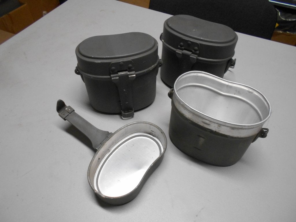 Messtin set DDR NVA mess tin (ruim op voorraad), Ophalen of Verzenden, Landmacht, Duitsland, Overige typen