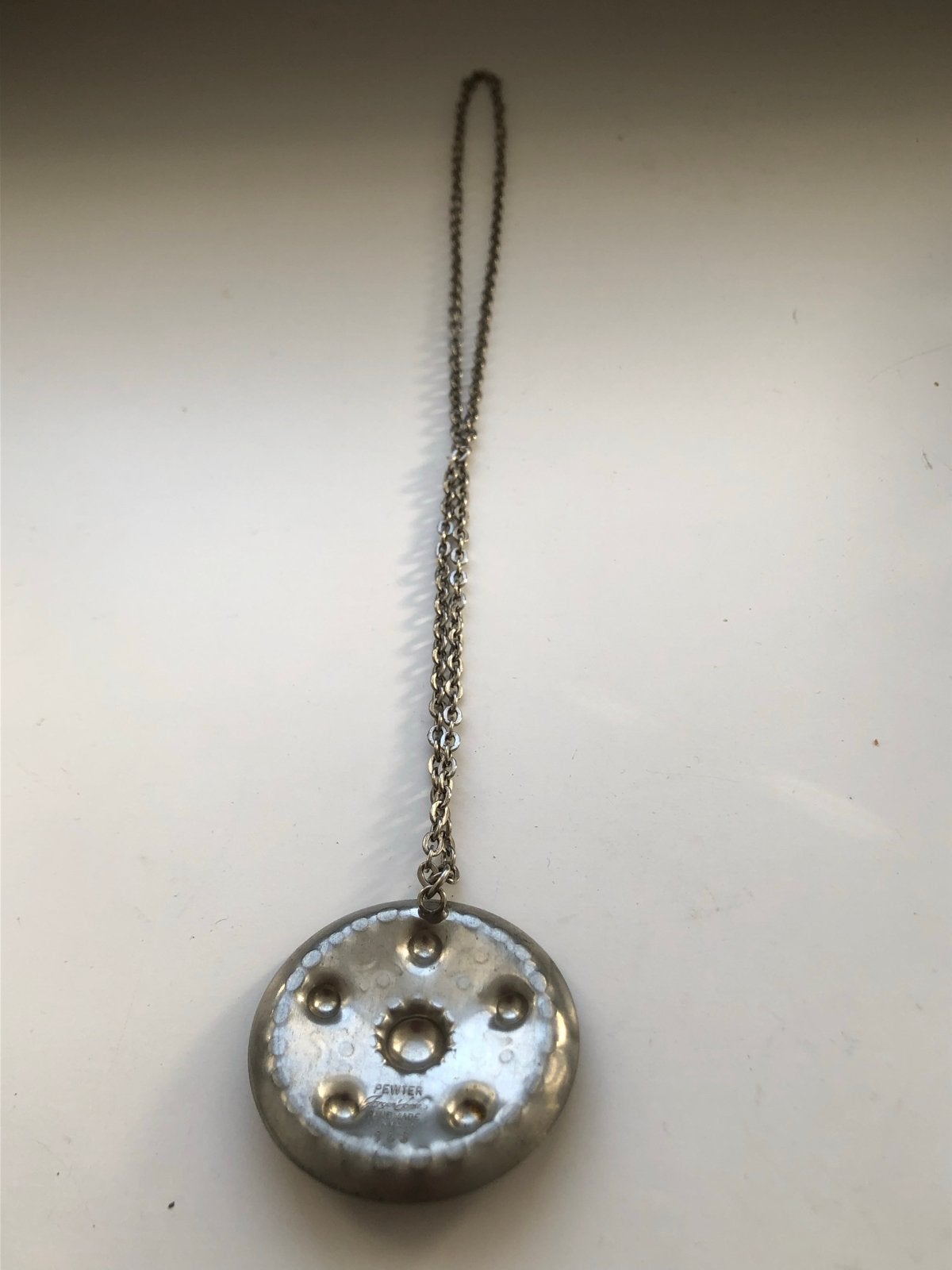 Vintage Jorgen Jensen Ketting met Ronde Hanger - Pewter, Gebruikt, Ophalen of Verzenden, Zilver, Overige materialen
