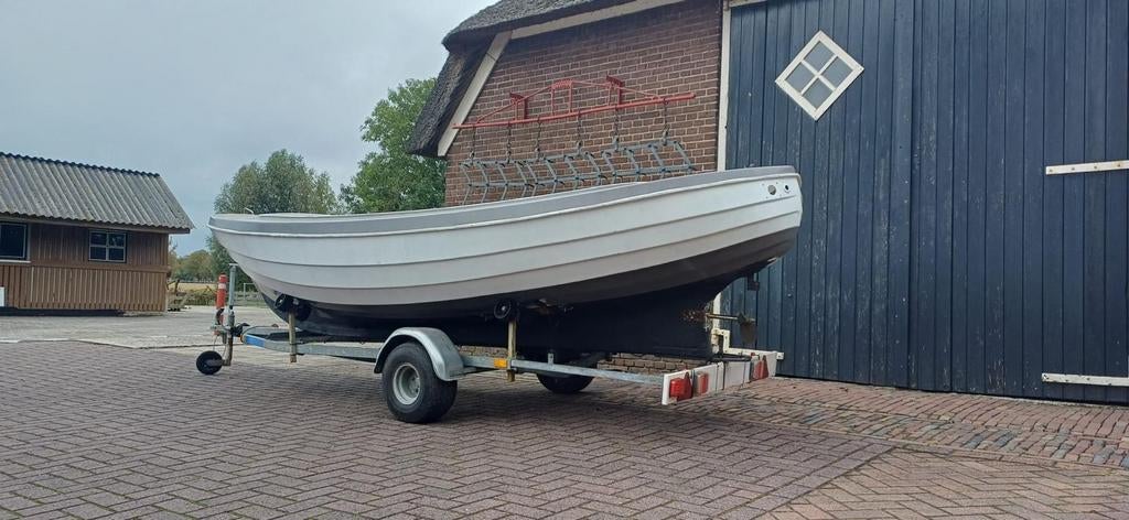 Mooie sloep met trailer, Watersport en Boten, Ophalen, Zo goed als nieuw, Motor en Techniek, Motorboot