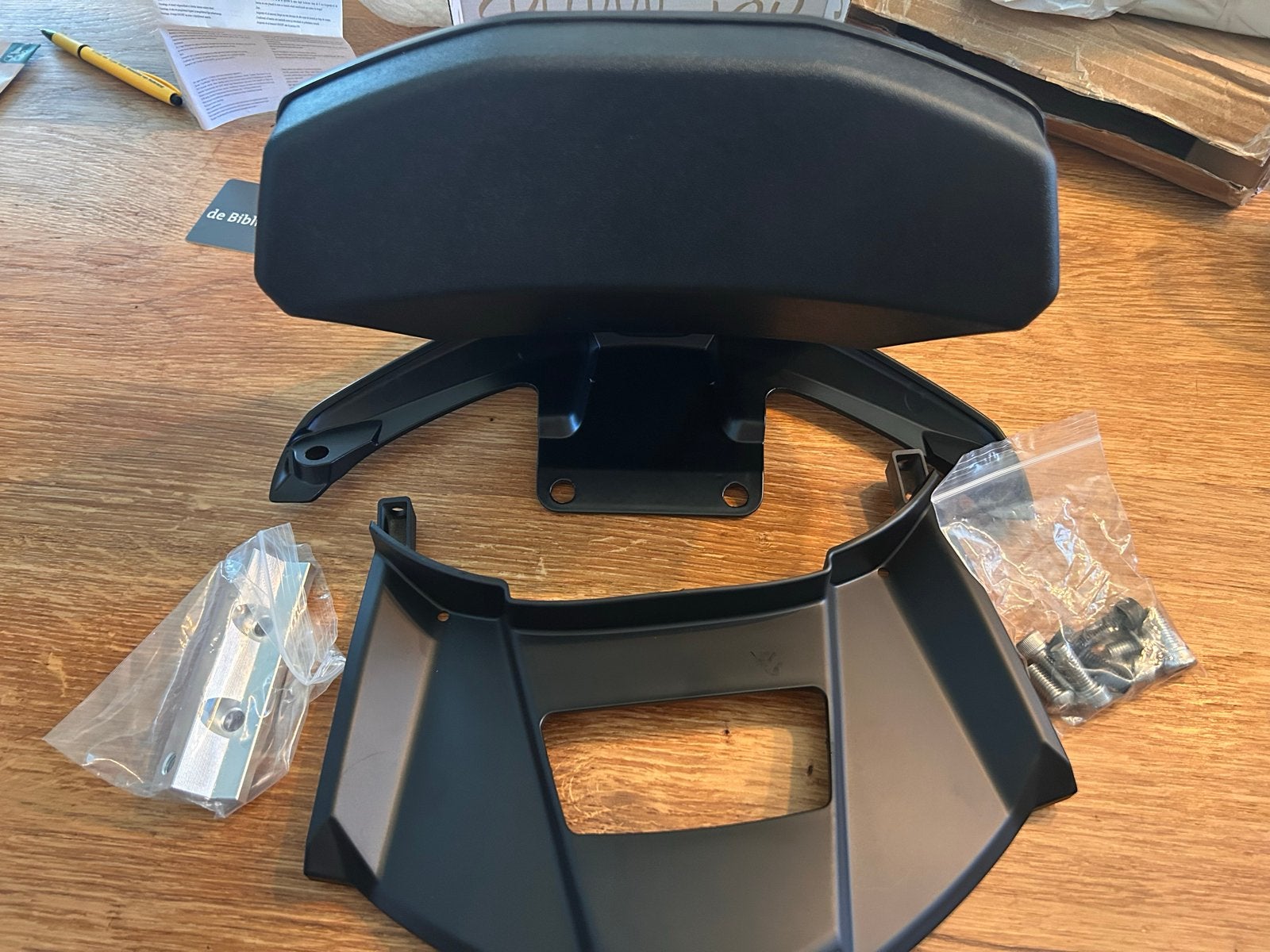 Sissy Bar bijrijders Rugkussen voor Kymco AK550 (2017-2022), Motoren, Ophalen of Verzenden, Nieuw