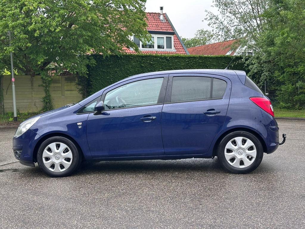 Opel Corsa 1.2-16V '111' Edition Automaat*5DR*Cruise*Trekhaa, Euro 5, 86 pk, Gebruikt, 750 kg