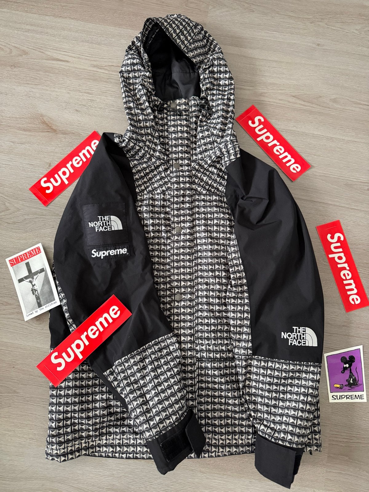 Supreme x The North Face Studded Nuptse Jacket, Kleding | Heren, Ophalen, Zo goed als nieuw, Maat 48/50 (M), Zwart