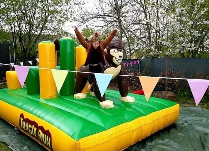 Luchtkasteel Jungle Run 6,5x3m incl. blower, Ophalen, Gebruikt