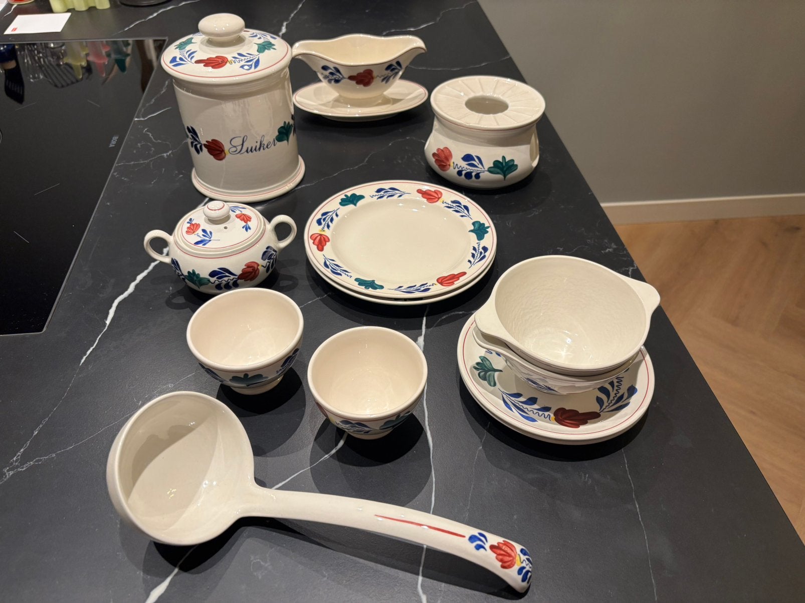 Boerenbont servies van Boch, Ophalen
