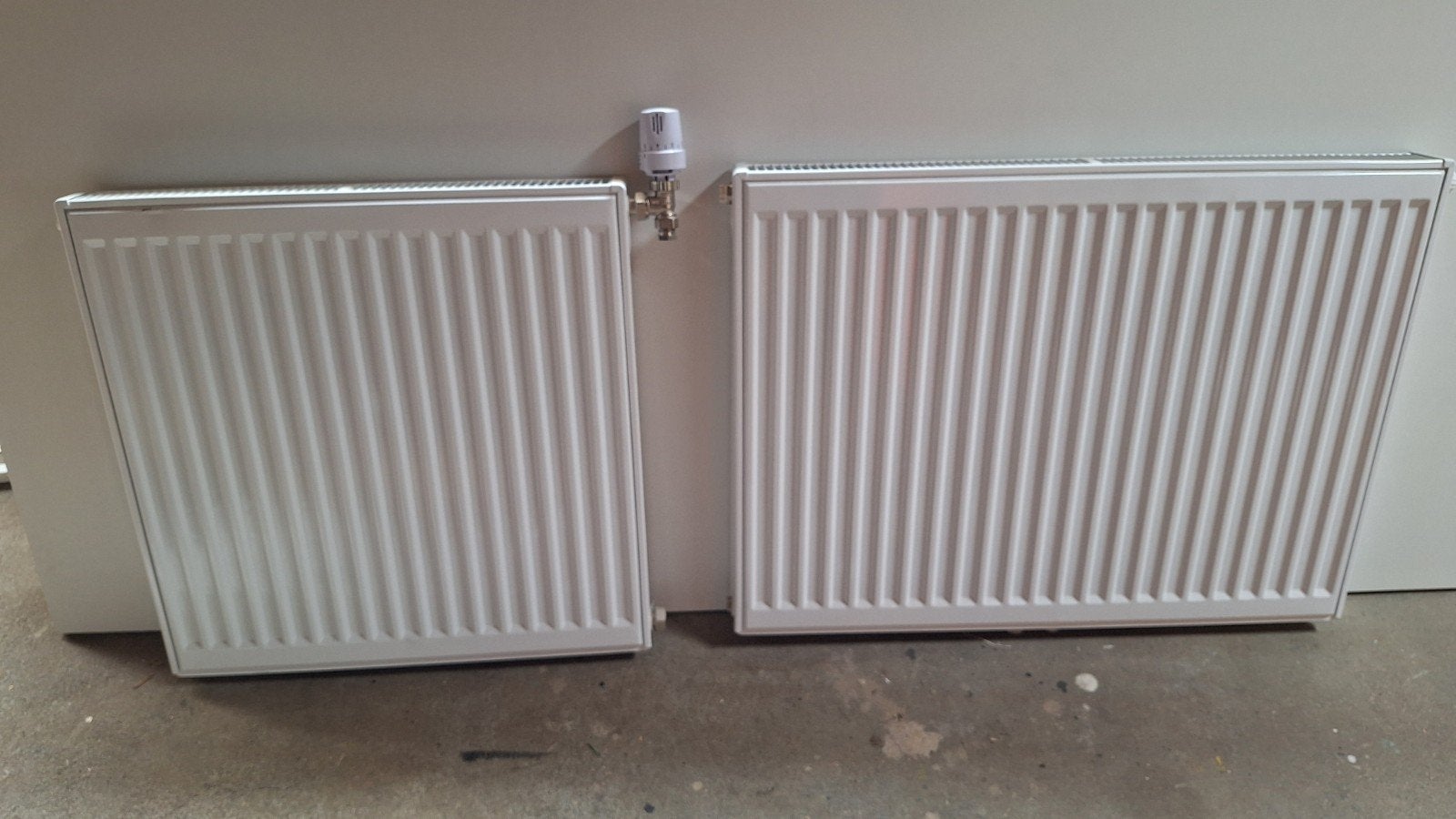 Rotheigner radiator (60 cm breed) de 80cm is verkocht, Ophalen, 30 tot 80 cm, Radiator, Zo goed als nieuw