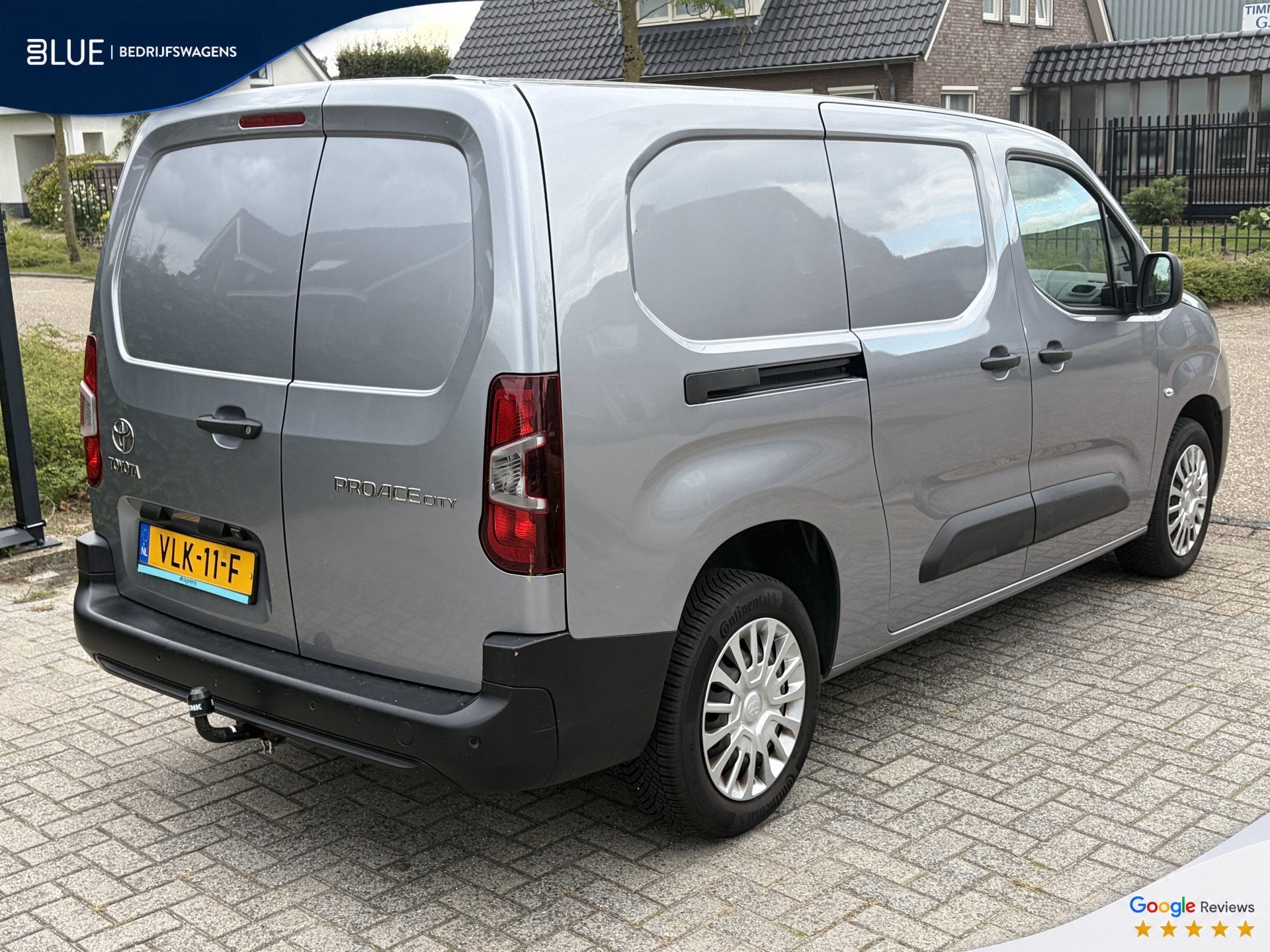 Toyota PROACE CITY 1.5 D-4D 96KW E6 Navigator Long -- Export, Auto's, Bestelauto's, Voorwielaandrijving, Dealer onderhouden, Stof