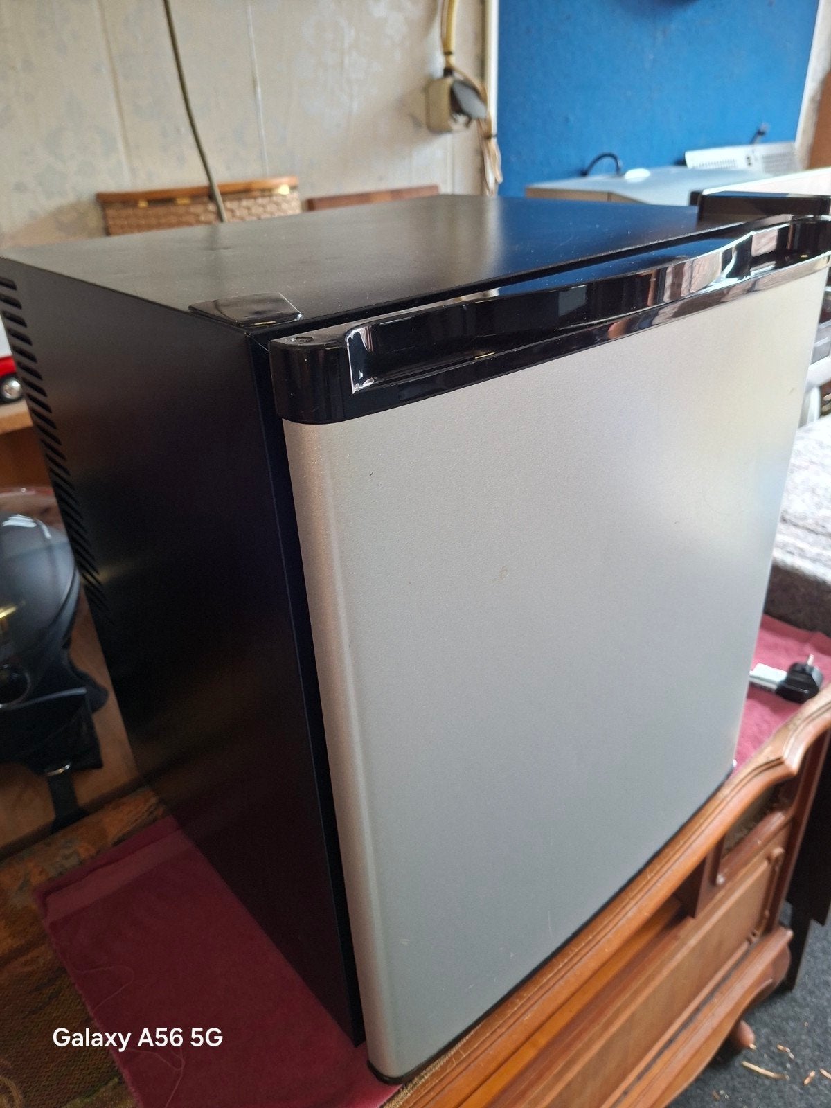 Mooi klein camping koelkastje, Ophalen, Zonder vriesvak, Minder dan 45 cm, Minder dan 85 cm