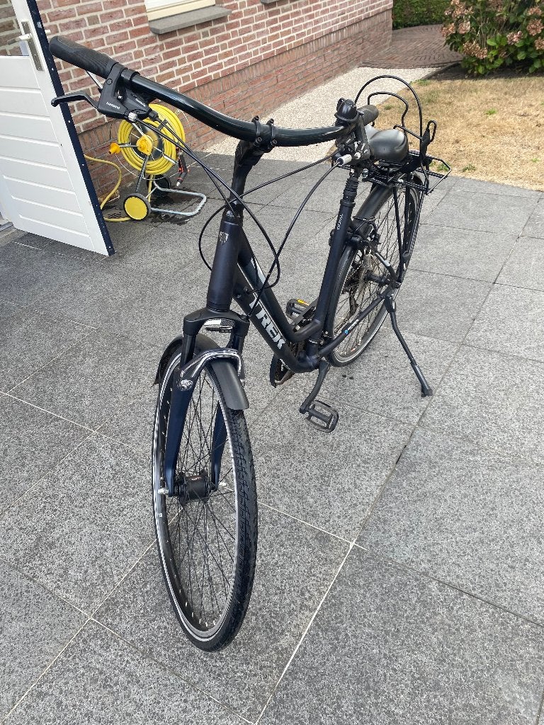 Mat donkerblauwe tourfiets van het merk Trek, Fietsen en Brommers, Fietsen | Dames | Damesfietsen, Versnellingen, Zo goed als nieuw