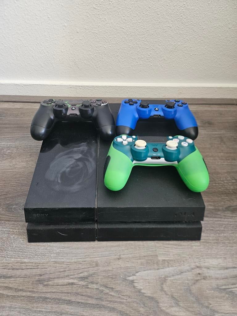 PlayStation 4 met 3 controllers, Spelcomputers en Games, Spelcomputers | Sony PlayStation 4, Gebruikt, Original, 500 GB, Met 3 controllers of meer