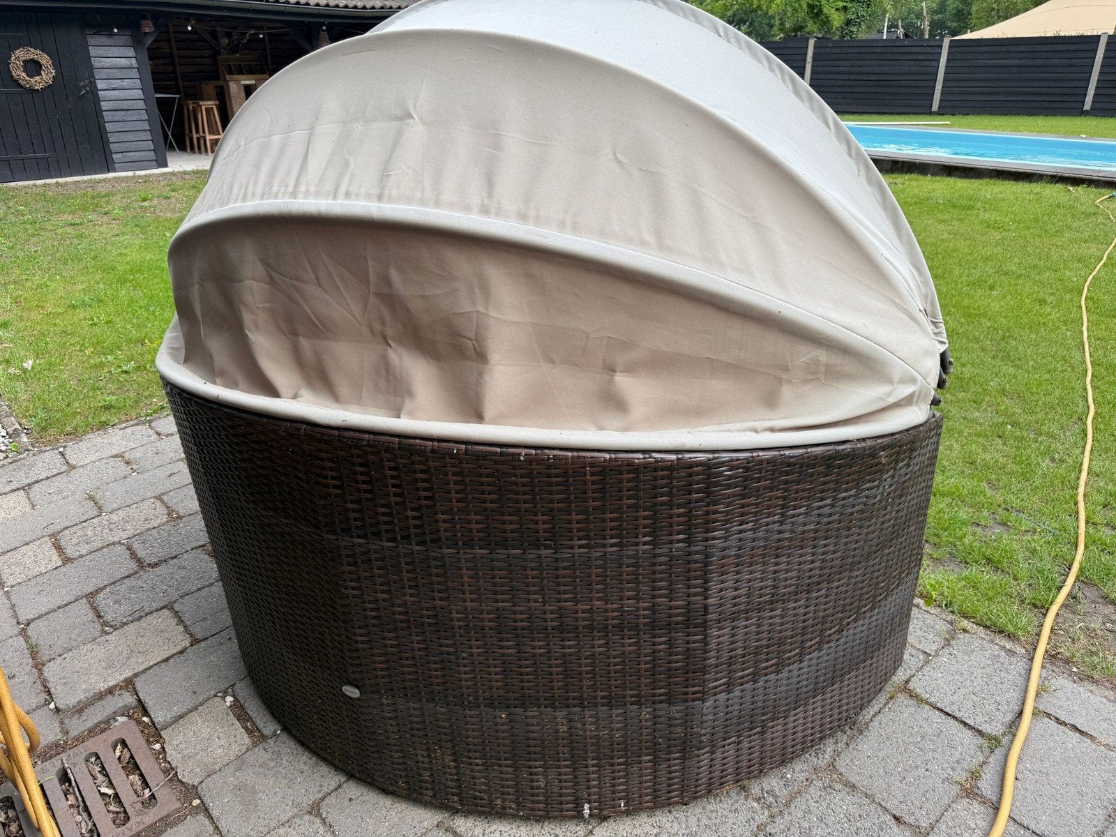 Een mooi ruim ligbed, Tuin en Terras, Tuinsets en Loungesets, Kunststof, Zo goed als nieuw, Loungeset, Ophalen
