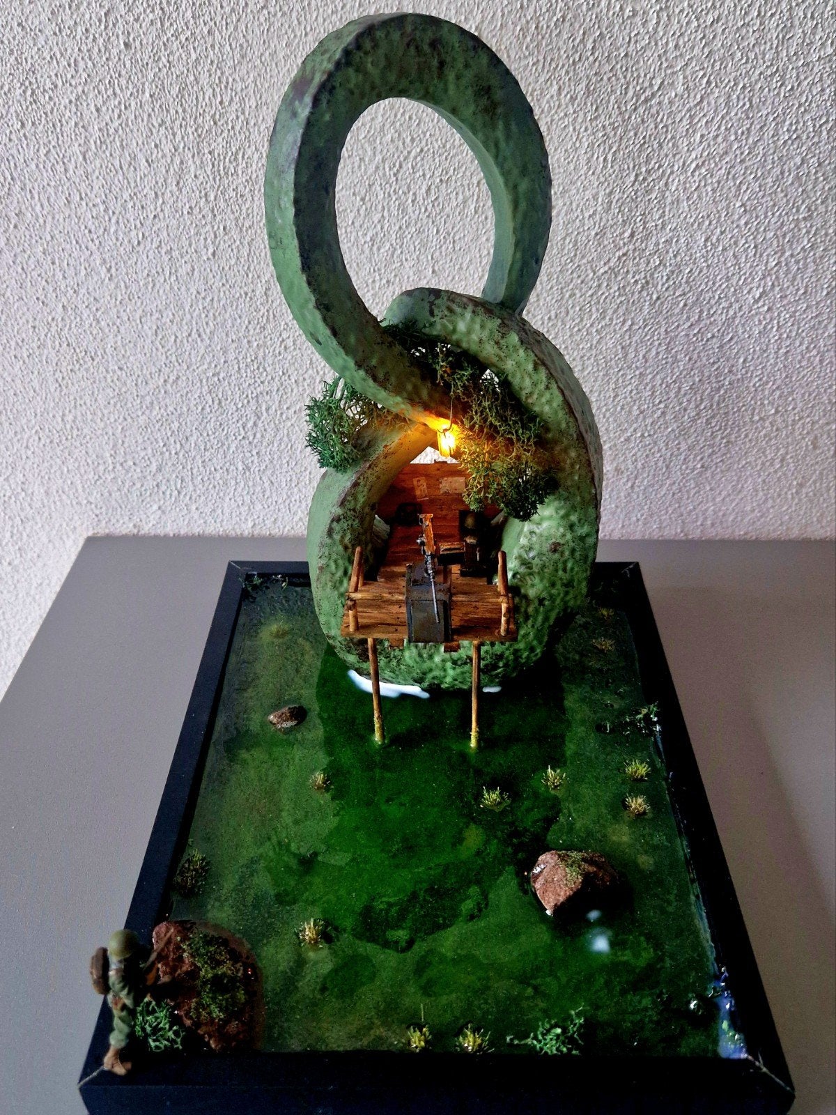 Uniek diorama: Oorlogsscène met soldaat en bunker, Ophalen of Verzenden, Zo goed als nieuw