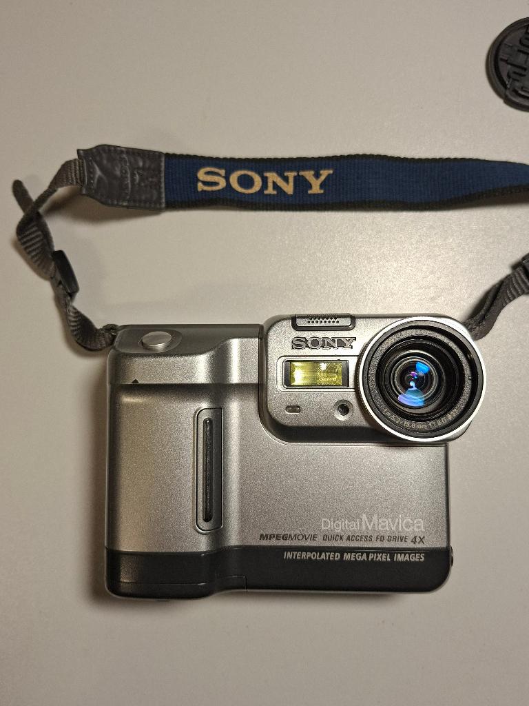 Sony Mavica MVC-FD83 Camera, Audio, Tv en Foto, Fotocamera's Digitaal, Ophalen of Verzenden, Zo goed als nieuw, Compact, Sony