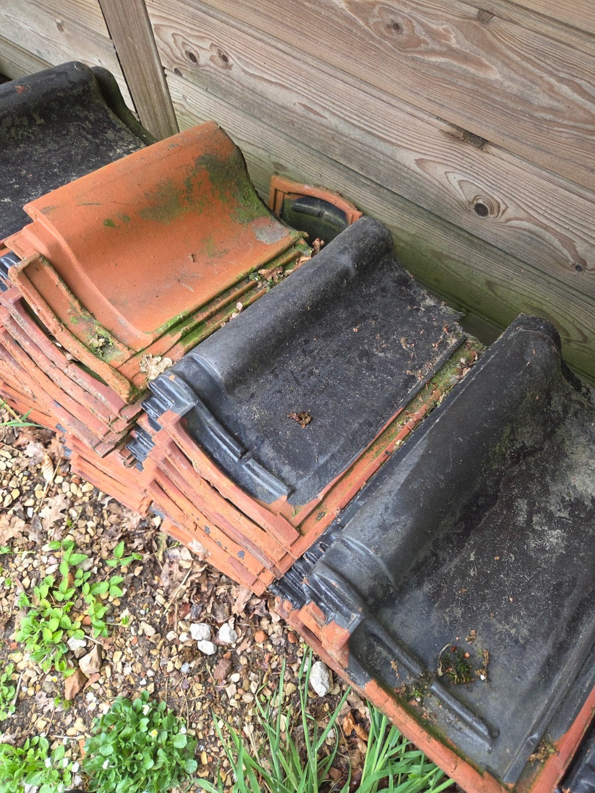 Zwarte dakpannen gratis afhalen (ca. 200 stuks), Ophalen