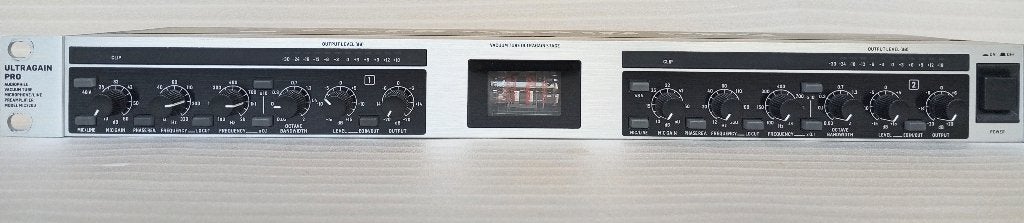 BEHRINGER MIC2200 V2, Ophalen of Verzenden, Zo goed als nieuw, Audio