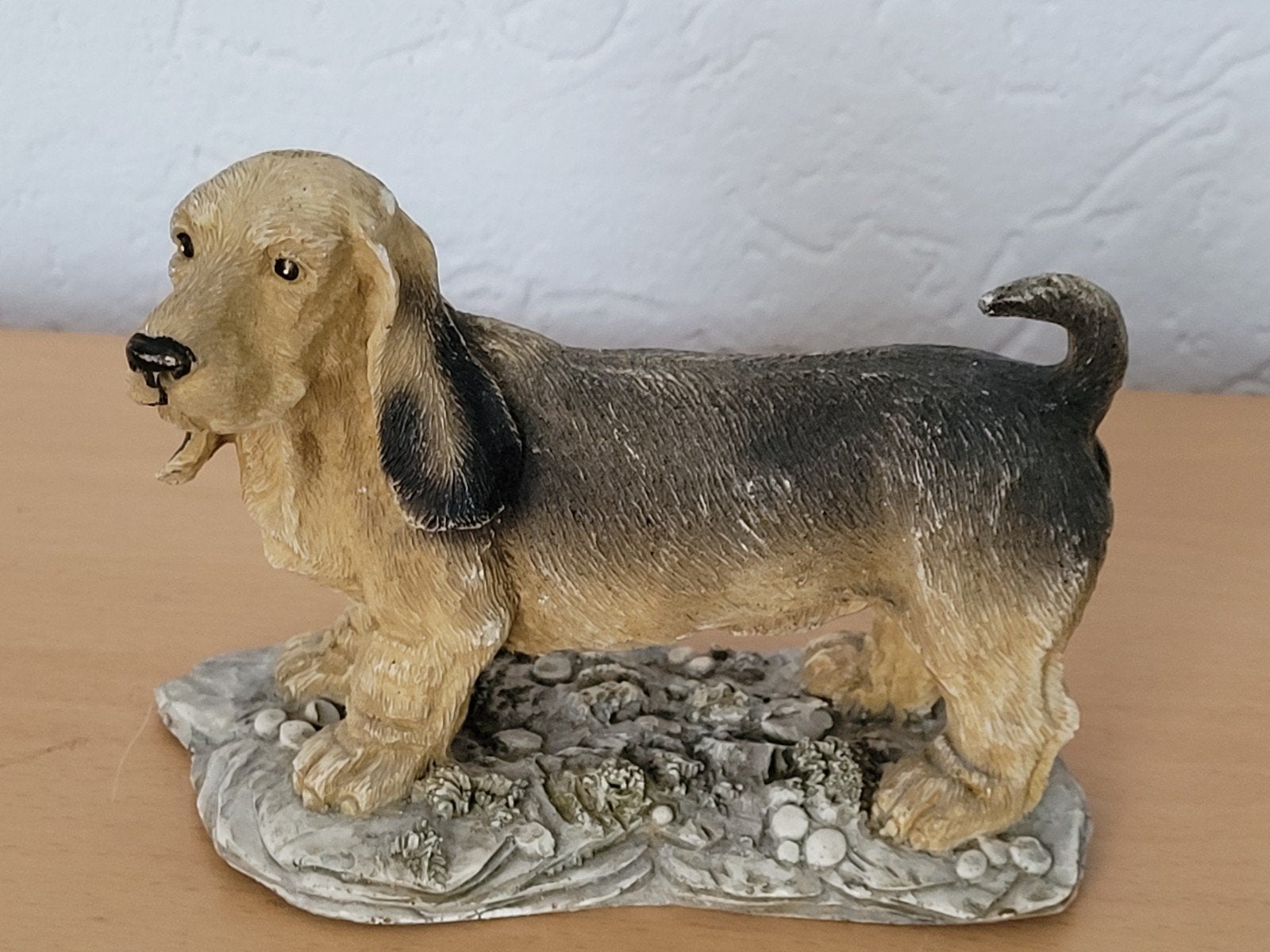 Schattig beeldje van een Basset Hound hond, Ophalen of Verzenden, Gebruikt, Hond of Kat, Beeldje of Figuurtje