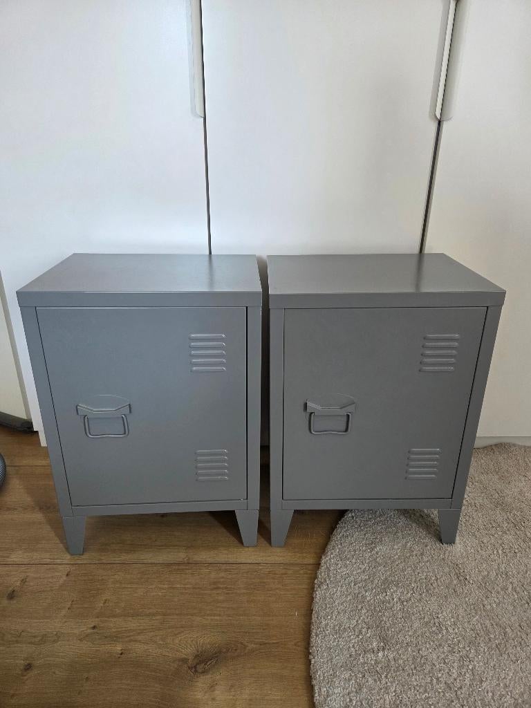 2 nachtkastjes/locker, Ophalen, Zo goed als nieuw, Industrieel
