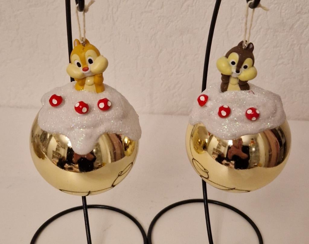 2x Leuke kerstballen met Disney
Knabbel en babbel, Ophalen of Verzenden, Overige figuren, Zo goed als nieuw, Beeldje of Figuurtje