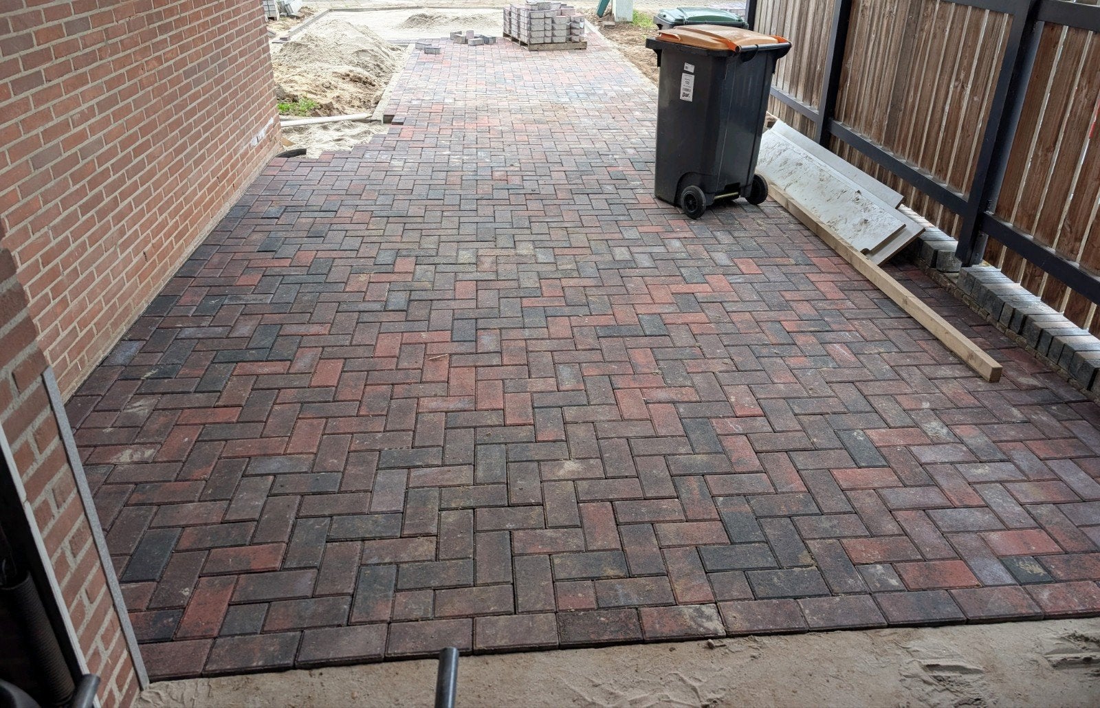 Restpartij nieuwe betonklinkers (bkk) 9m2 op pallet, Ophalen, Klinkers, Nieuw, 5 tot 10 m²
