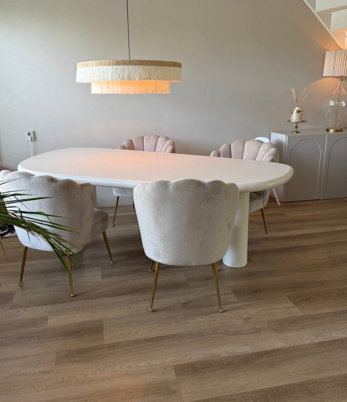 Richmond Eetkamerset: Bloomstone Tafel met 4 Pippa Stoelen, Ophalen, Gebruikt, 6 tot 8 stoelen