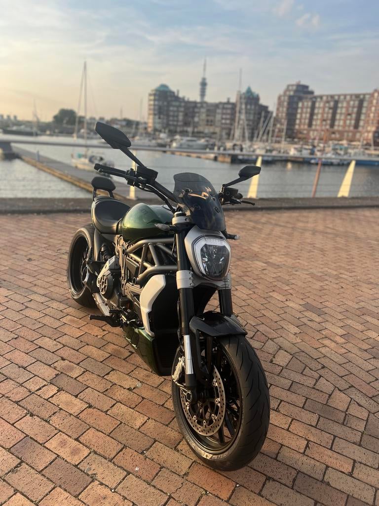 Ducati Diavel 1260 - Krachtige en Stijlvolle Cruiser, Motoren, 2 cilinders, Motorrijbewijs A, Gebruikt, Particulier