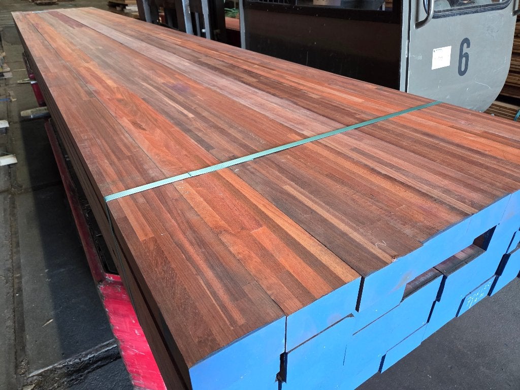 Unieke partij Padoek gevingerlast kozijnhout 70x126mm. 38 st, Doe-het-zelf en Verbouw, Hout en Planken, Nieuw, Ophalen of Verzenden