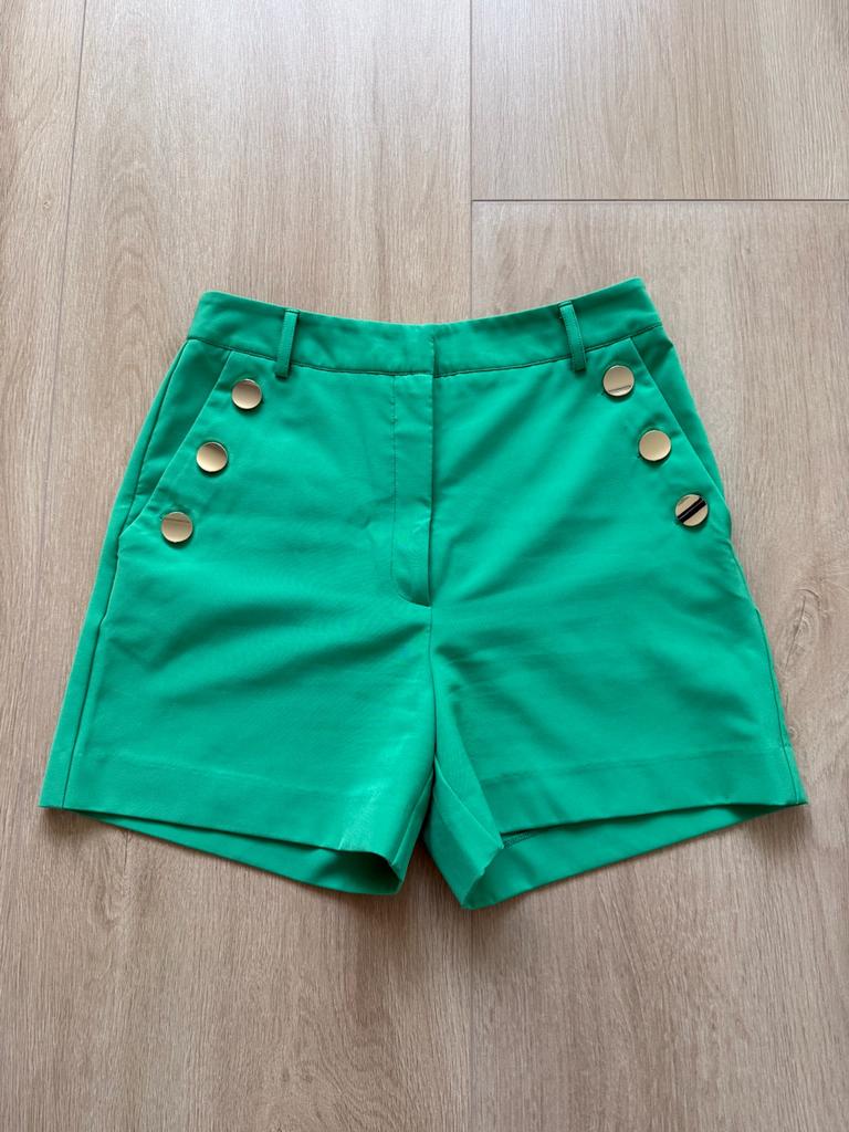 Groene shorts met gouden knopen, Kort, Ophalen of Verzenden, Zo goed als nieuw, Maat 36 (S)