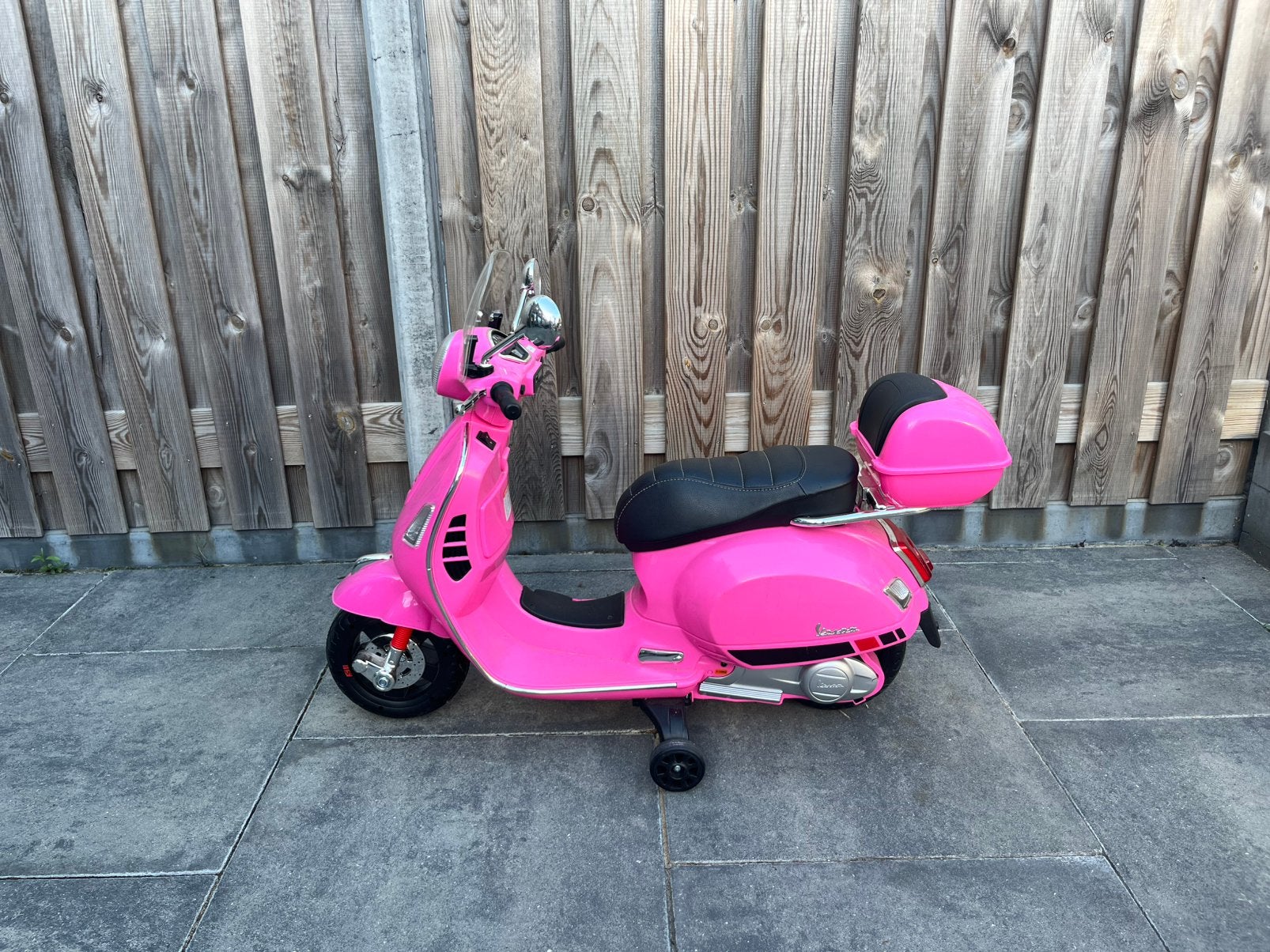 Kinder vespa roze, Kinderen en Baby's, Zo goed als nieuw