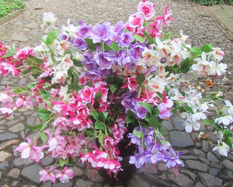 OPRUIMING - PRACHTIGE FUCHSIA KUNST TAK VAN 4,50 NU 2,50, Huis en Inrichting, Woonaccessoires | Kunstplanten en Kunstbloemen, Ophalen of Verzenden