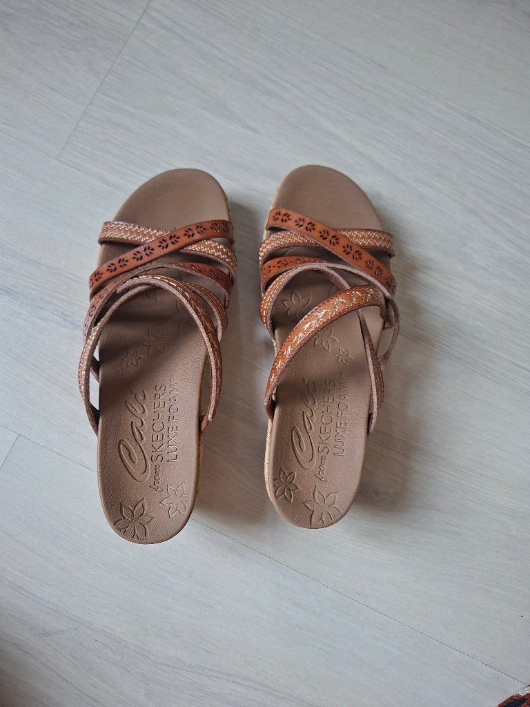 Sketchers slippers/sandaal maat 38, Skechers, Bruin, Nieuw, Sandalen of Muiltjes