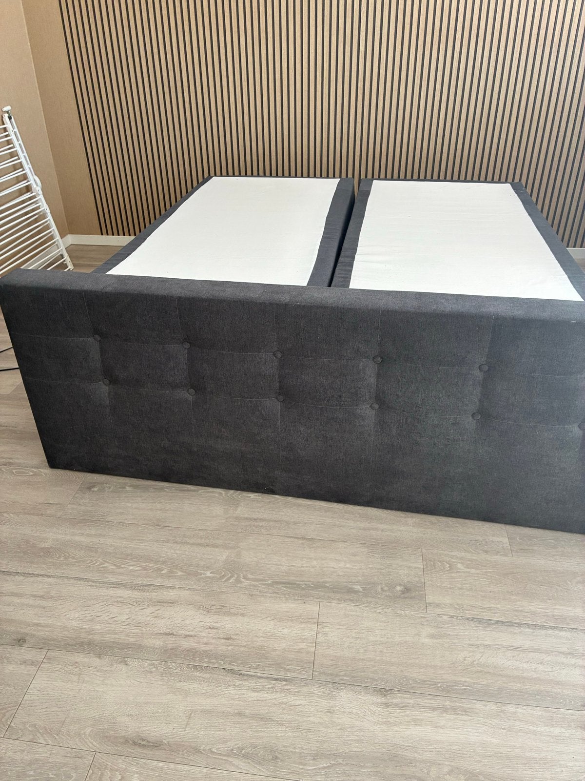 Elektrisch verstelbaar bed met hoofdbord en voetenbord, Ophalen, Verstelbaar, Tweepersoons, Zo goed als nieuw