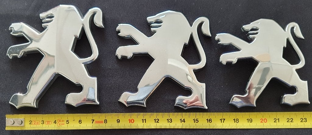 3 x Peugeot Leeuw embleem, Verzamelen, Verzenden, Zo goed als nieuw, Auto's