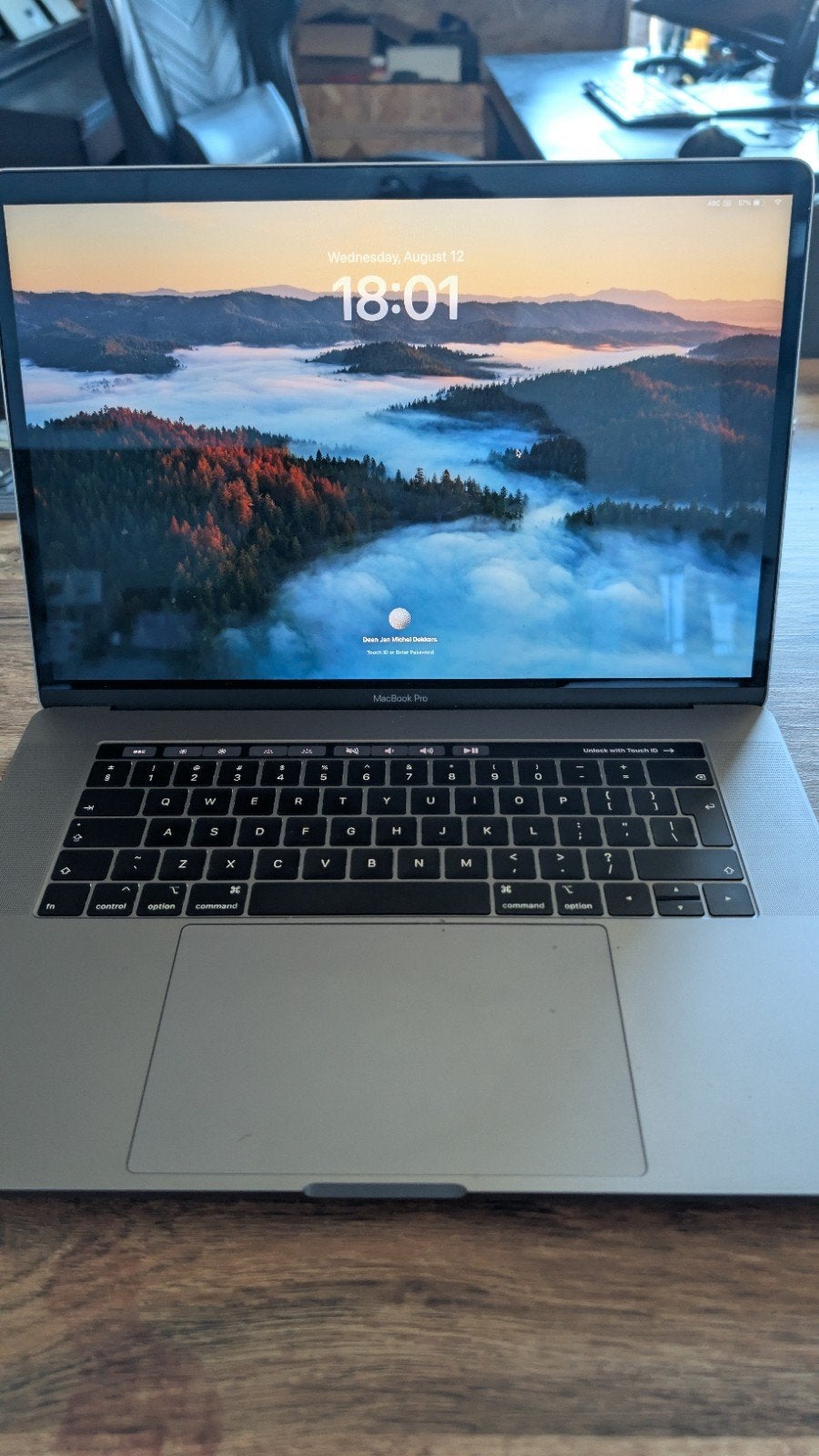 Zeer nette MacBook Pro 15"  (i7, 16GB, 512GB) 560X, Computers en Software, 512 GB, Zo goed als nieuw, Onbekend, Ophalen