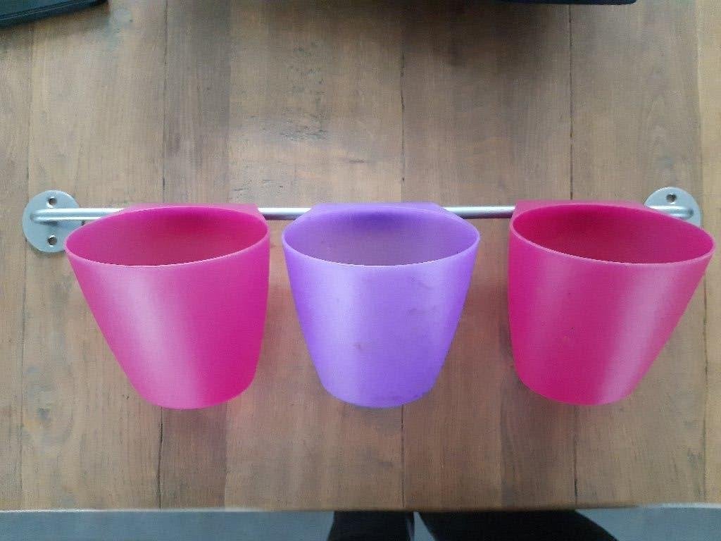 PLASTIC BEKERS, 3 STUKS MET OPHANGSYSTEEM, Ophalen of Verzenden, Gebruikt