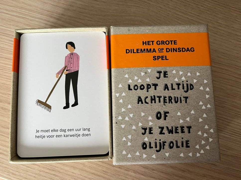 Het Grote Dilemma op Dinsdag Spel - Zo goed als nieuw, Drie of vier spelers, Ophalen, Zo goed als nieuw