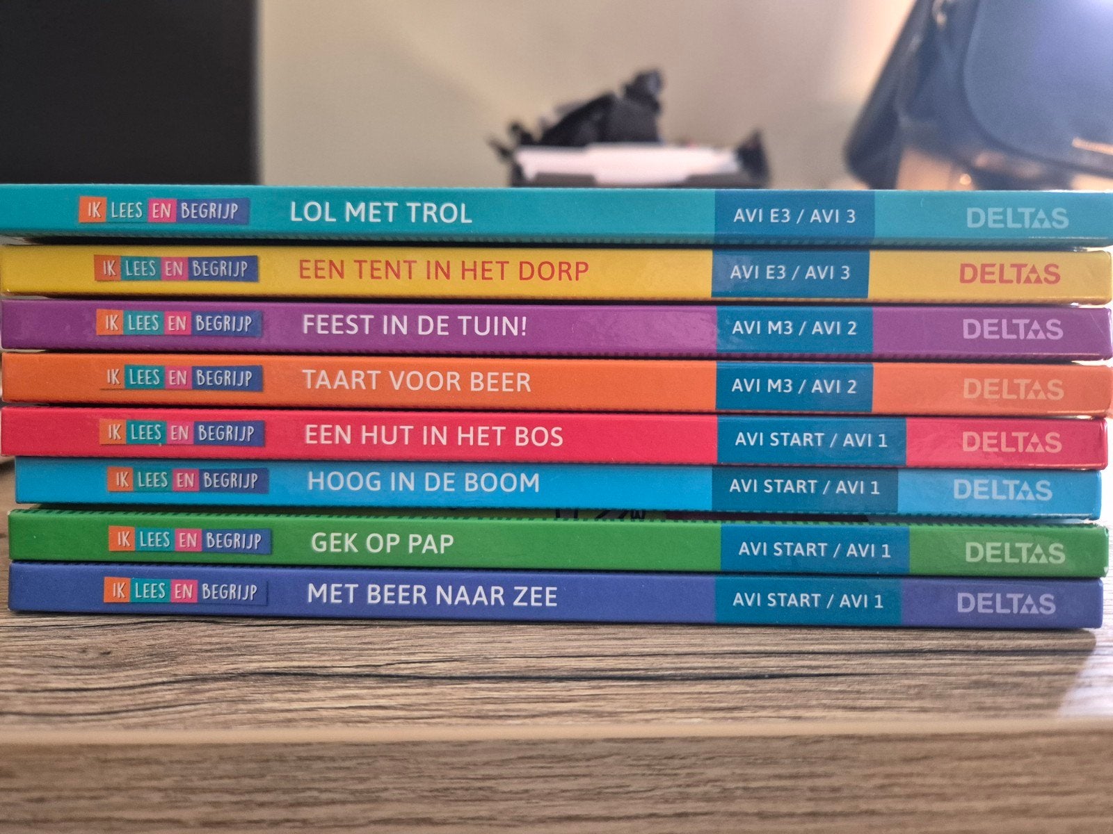 Avi Boeken M3 & E3 Lol met Trol / Feest in de Tuin € 7,50 ps, Boeken, Ophalen of Verzenden, Zo goed als nieuw, Fictie algemeen