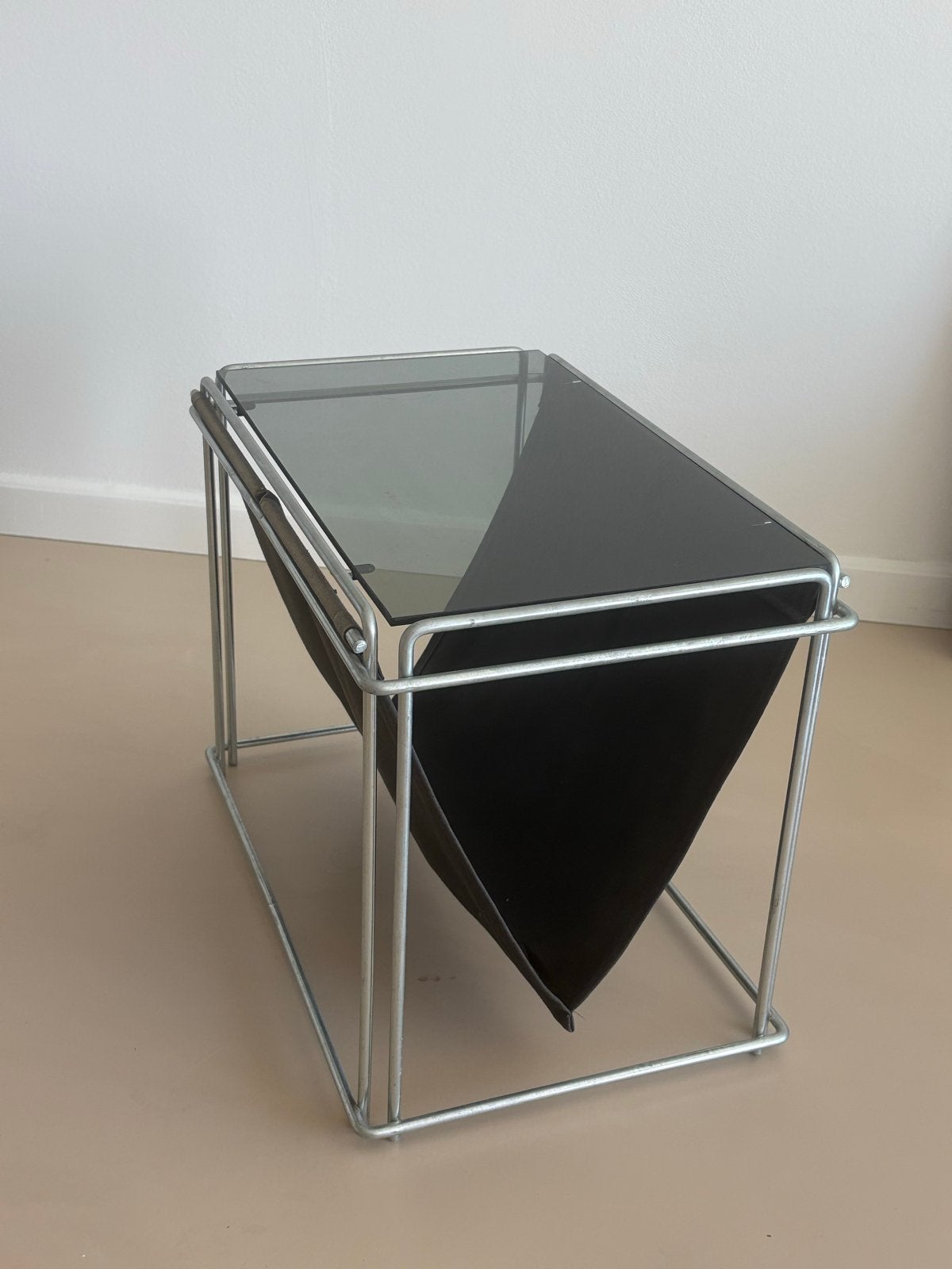 Max Sauze bijzettafel / tijdschriftenrek, Ophalen, Minder dan 45 cm, Gebruikt, Metaal of Aluminium