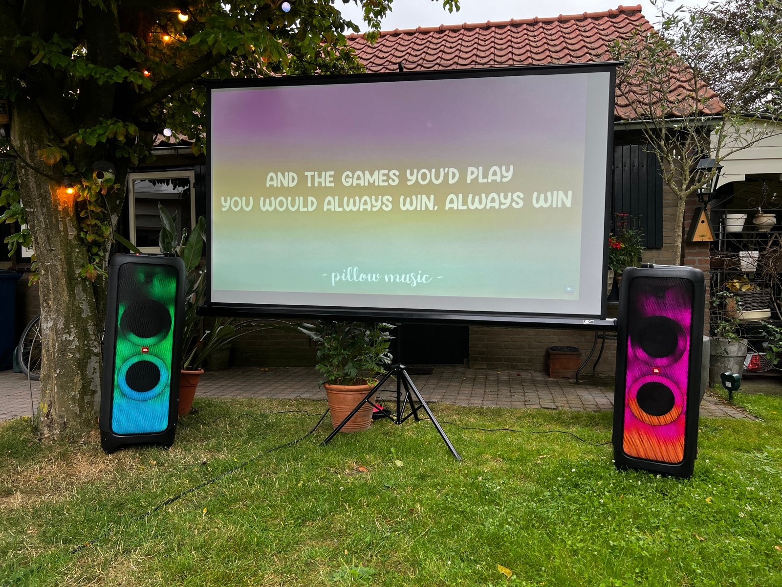 Karaoke- Geluidsboxen- beamer te huur!, Audio, Tv en Foto, Luidsprekers, Zo goed als nieuw, Overige merken, Ophalen of Verzenden