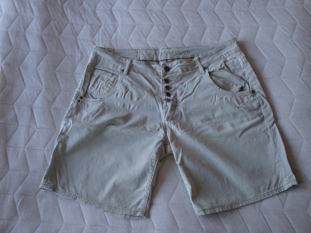 Korte cloud dancer SILVER CREEK broek. Maat L., Kleding | Dames, Broeken en Pantalons, Overige kleuren, Maat 42/44 (L), Ophalen of Verzenden